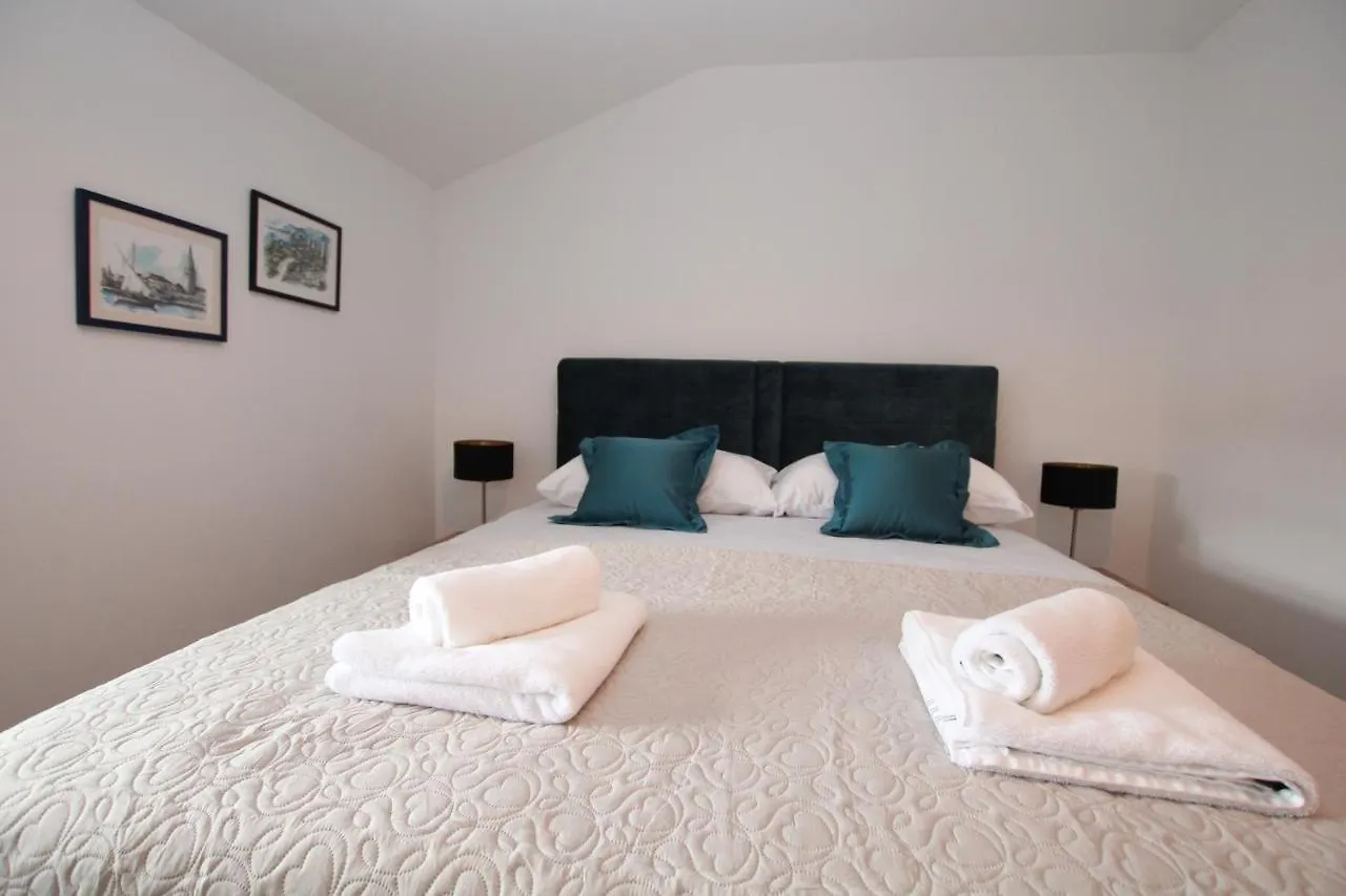 Premium Apartment Vergottini Πόρετς 0*,  Κροατία